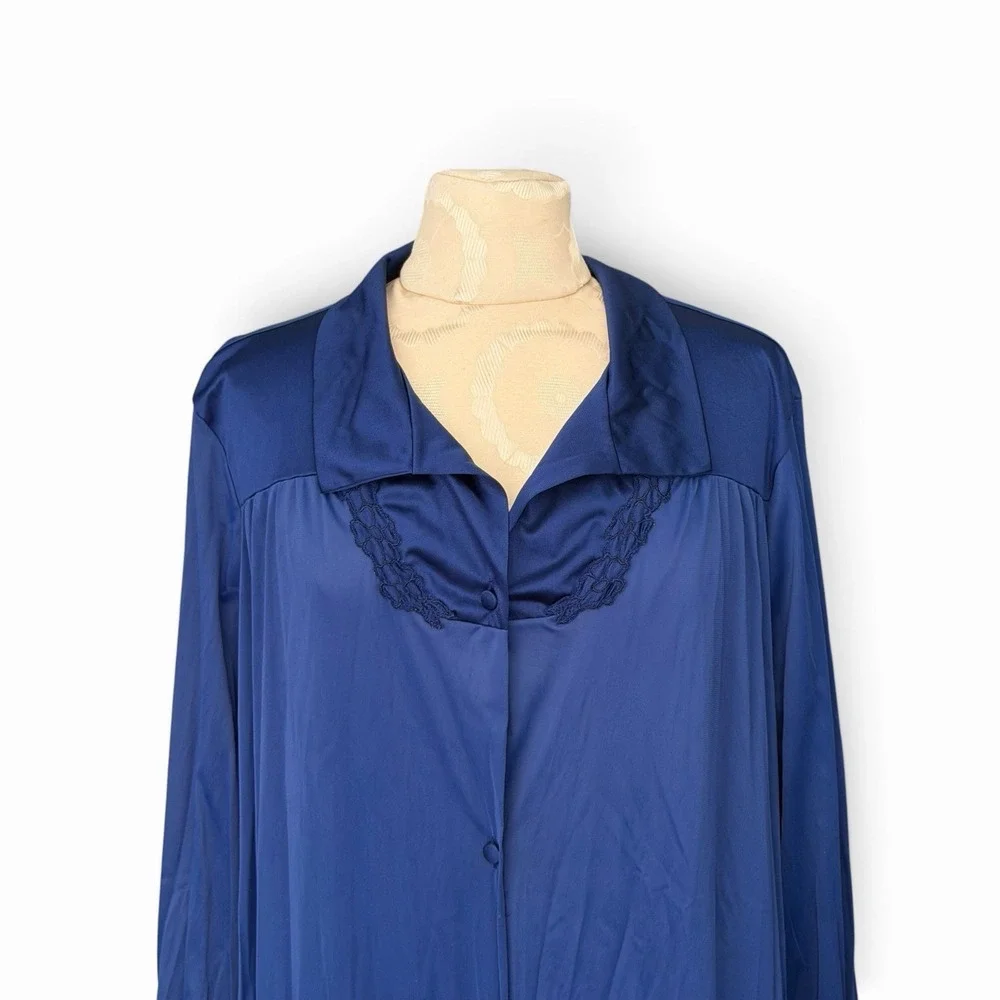 VANITY FAIR Nightgown Gown Robe Button Up Nylon Periwinkle Vintage XL Tradwife